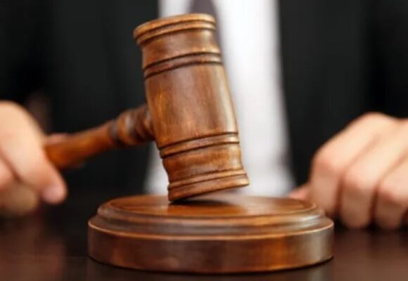 Розбив скло у автівці і витягував військових: за напад на групу оповіщення ТЦК в одному з сіл на Рожнятівщині засудили місцевого жителя