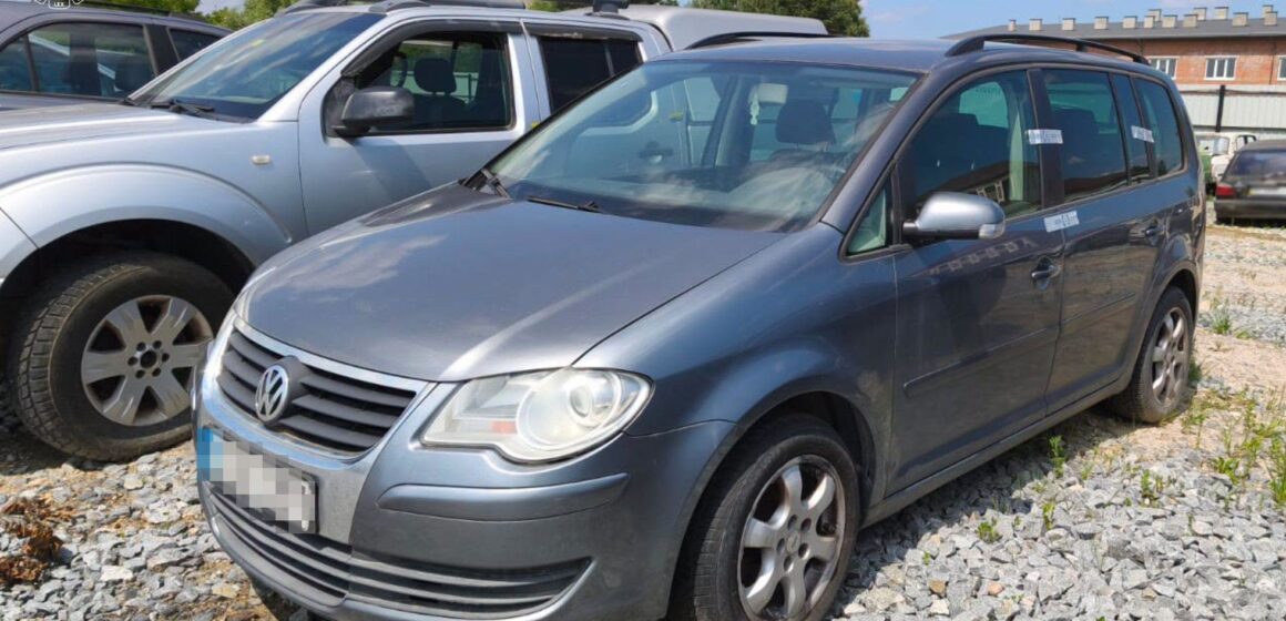 Авто на 2,2 млн грн замість фронту пішли на продаж: судитимуть чоловіка, який торгував псевдогуманітаркою для ЗСУ Авто на 2,2 млн грн замість фронту пішли на продаж: судитимуть чоловіка, який торгував псевдогуманітаркою для ЗСУ