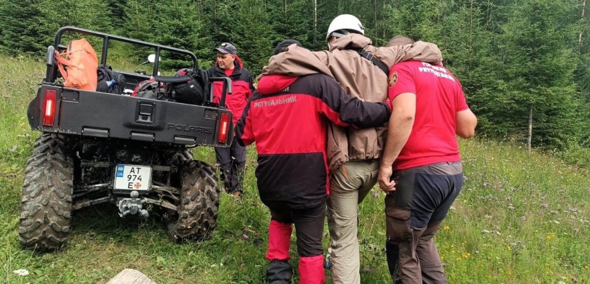 Гірські рятувальники допомогли туристу, який травмувався під час походу