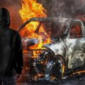 В Івано-Франківську судили виконавця двох підпалів автівок, завербованого через Telegram