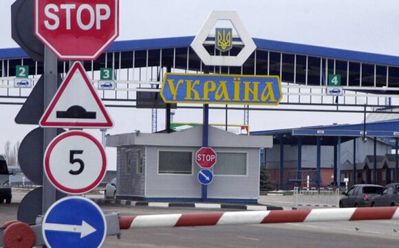 На Буковині затримали прикарпатця, який за 2000$ переправляв чоловіків за кордон