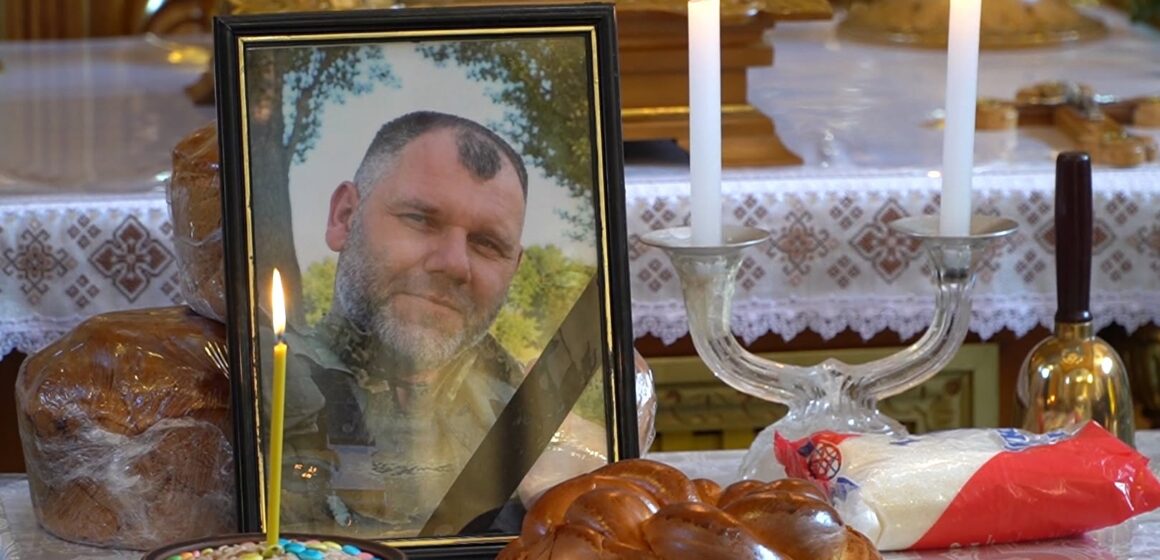 Назавжди у строю: Лисецька громада попрощалася із загиблим воїном Олександром Олексиним Назавжди у строю: Лисецька громада попрощалася із загиблим воїном Олександром Олексиним