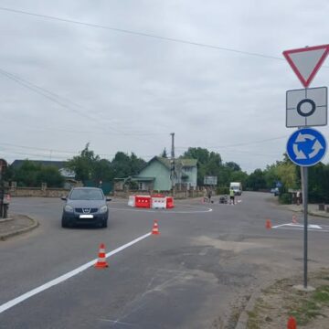 У Косові запрацювала експериментальна кільцева розв’язка — вона протестує зниження аварійності У Косові запрацювала експериментальна кільцева розв’язка — вона протестує зниження аварійності