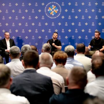 На Прикарпатті представники громад чотирьох областей озвучили Зеленському головні виклики гірських територій