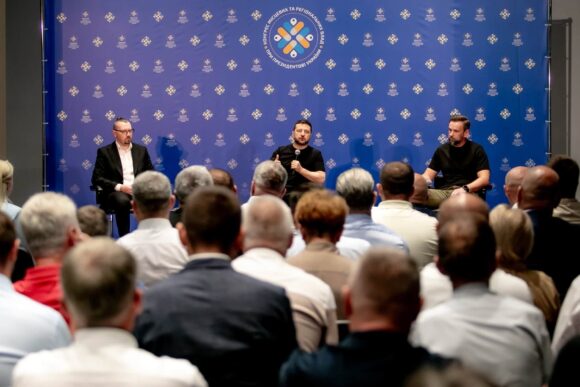 На Прикарпатті представники громад чотирьох областей озвучили Зеленському головні виклики гірських територій