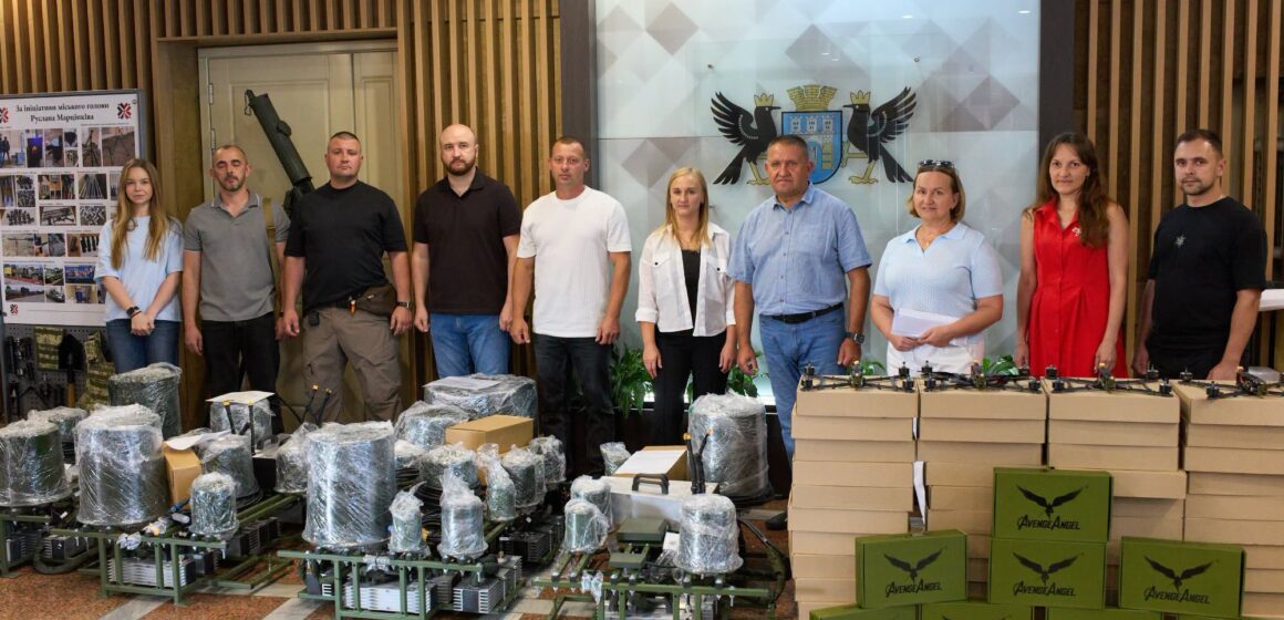 Завдяки Бюджету участі Франківськ передав військовим обладнання на понад 3 мільйони гривень (ФОТО) Завдяки Бюджету участі Франківськ передав військовим обладнання на понад 3 мільйони гривень (ФОТО)