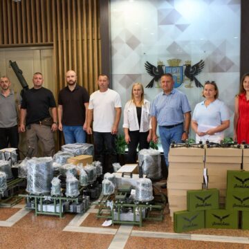 Завдяки Бюджету участі Франківськ передав військовим обладнання на понад 3 мільйони гривень (ФОТО) Завдяки Бюджету участі Франківськ передав військовим обладнання на понад 3 мільйони гривень (ФОТО)