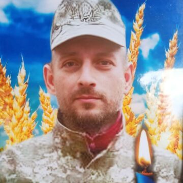 “На щиті” повертається воїн Михайло Попович з Солотвинської громади, який понад два роки вважався зниклим безвісти