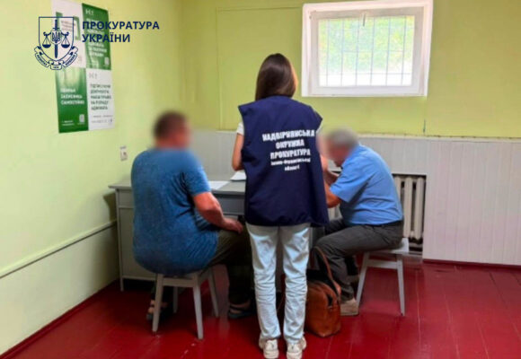 На Надвірнянщині затримали чоловіка за напад на підлітка: розбив голову пляшкою