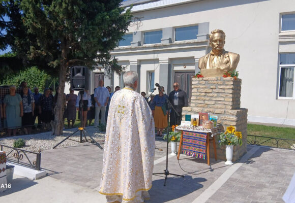 У Чернятині урочисто освятили відновлений пам’ятник Івану Франку