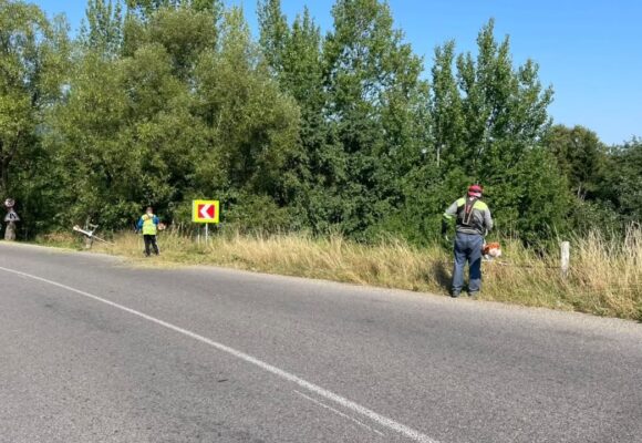На дорозі Делятин-Раківчик упорядковують узбіччя
