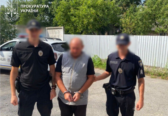 На Прикарпатті за псевдомінування затримали 49-річного чоловіка: “У кожному відділку закладена граната …”