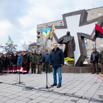 Міський голова польського Кошаліна Томаш Соберай закликав мера Івано-Франківська Руслана Марцінківа припинити вшанування Степана Бандери та ОУН-УПА Міський голова польського Кошаліна Томаш Соберай закликав мера Івано-Франківська Руслана Марцінківа припинити вшанування Степана Бандери та ОУН-УПА