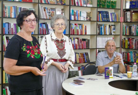 «Бойківщина сміється»: у Калуші презентували збірник гумористичних творів