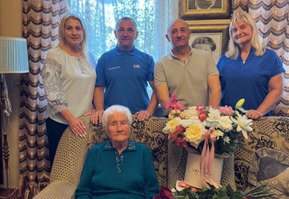 100 – літній ювілей мудрості та досвіду: у Косові привітали довгожительку Зінаїду Балобіну
