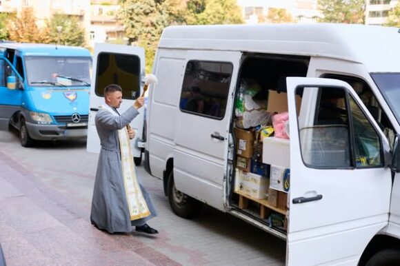З Франківська відправили допомогу та посилки для захисників одразу на чотири напрямки