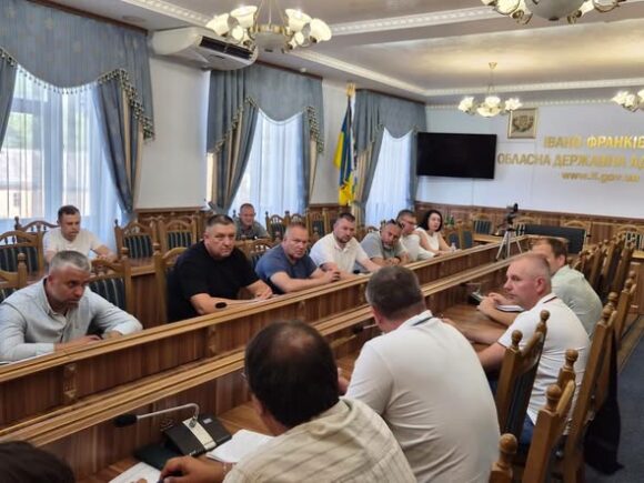 На Прикарпатті обговорили підготовку паливної інфраструктури до осінньо-зимового періоду