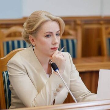 Призерам всеукраїнських олімпіад і конкурсів з Прикарпаття призначили обласні стипендії та одноразові грошові винагороди