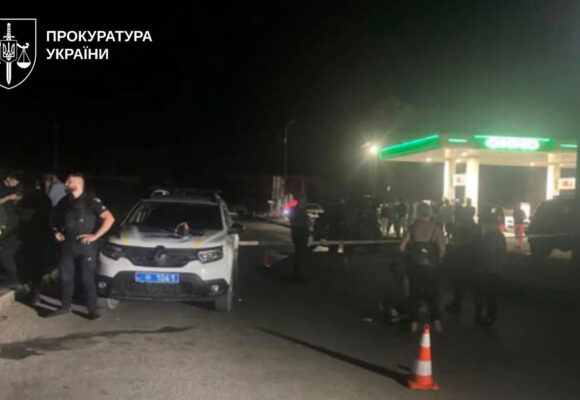 Двічі вистрелив у знайомого: франківцю, який влаштував стрілянину біля АЗС, прокурори повідомили про нову підозру