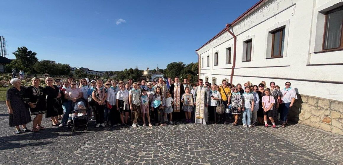 Парафіяни селища Рожнятів звершили традиційну пішу прощу до Гошева Парафіяни селища Рожнятів звершили традиційну пішу прощу до Гошева