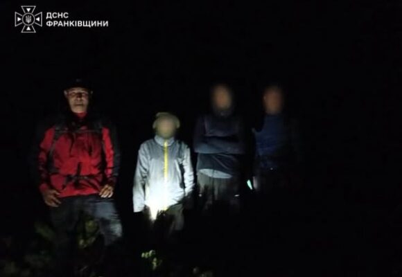 У горах Верховинщини заблукали двоє туристів