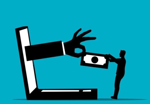 Неіснуючий товар, “прохання знайомої” і обіцянка прибутку: на Прикарпатті шахраї ошукали трьох людей на 130 тисяч