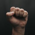 На Снятинщині виклик на домашнє насильство переріс у масову бійку з поліцією — родина втрьох напала на патрульних