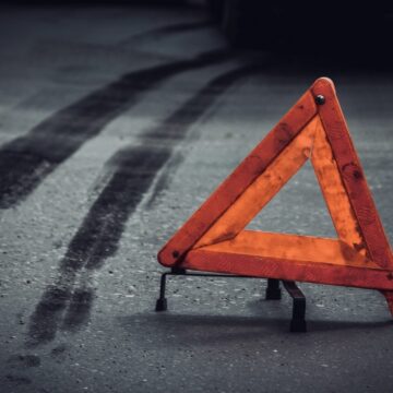 Справа дев’ятирічної давнини: на Снятинщині п’яного водія, який збив і покинув пішохода, засудили до реального строку Справа дев’ятирічної давнини: на Снятинщині п’яного водія, який збив і покинув пішохода, засудили до реального строку