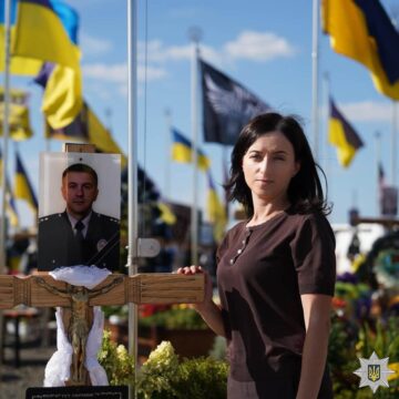 Полеглого прикарпатського поліцейського Олександра Солов’янчика посмертно нагородили державними та обласними відзнаками Полеглого прикарпатського поліцейського Олександра Солов’янчика посмертно нагородили державними та обласними відзнаками
