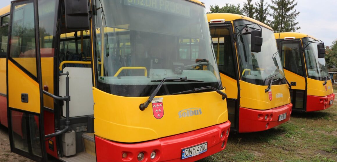 Коломийська громада отримала три пасажирські автобуси від Польщі (ФОТО) Коломийська громада отримала три пасажирські автобуси від Польщі (ФОТО)