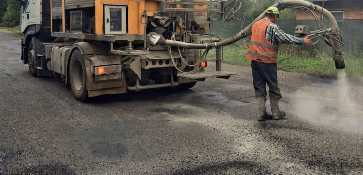 На Прикарпатті продовжуються роботи з утримання доріг державного значення На Прикарпатті продовжуються роботи з утримання доріг державного значення