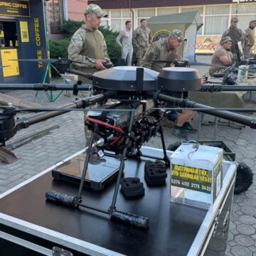 Симулятори зброї, дрони і бойова техніка: у Бурштині відзначили 472-у річницю міста разом з військовими Симулятори зброї, дрони і бойова техніка: у Бурштині відзначили 472-у річницю міста разом з військовими