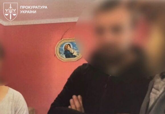 На Прикарпатті судитимуть чоловіка за розповсюдження дитячої порнографії