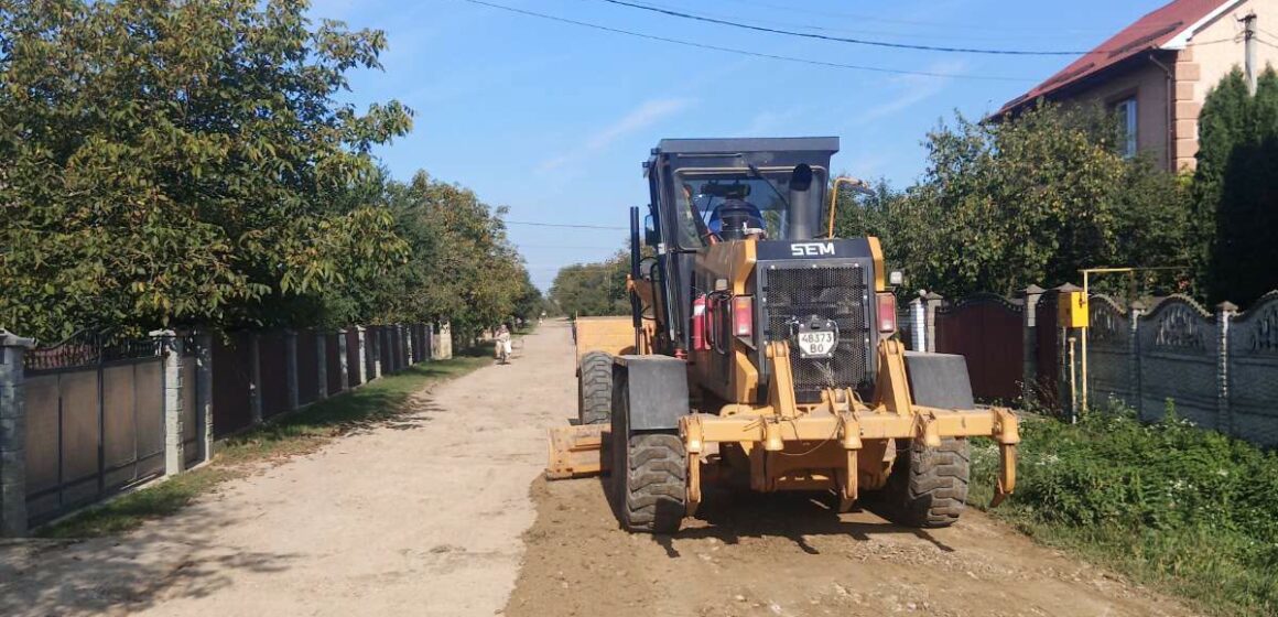 У Галицькій громаді відгрейдерували дороги у двох старостинських округах (ФОТО) У Галицькій громаді відгрейдерували дороги у двох старостинських округах (ФОТО)