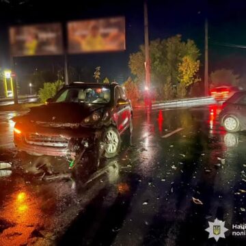 Травмувалися двоє пасажирів: поліцейські встановлюють обставини ДТП в Івано-Франківську Травмувалися двоє пасажирів: поліцейські встановлюють обставини ДТП в Івано-Франківську