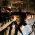 На Надвірнянщині двоє військовослужбовців роками продавали трофейну зброю з фронту — заробили майже пів мільйона гривень