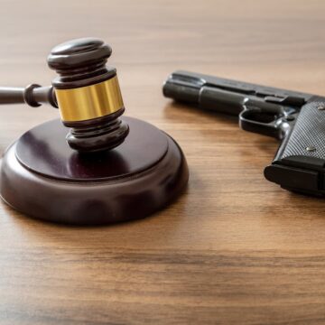 Носив у кишені навіть у магазин: житель Загвіздя зберігав перероблений з газового бойовий пістолет Носив у кишені навіть у магазин: житель Загвіздя зберігав перероблений з газового бойовий пістолет