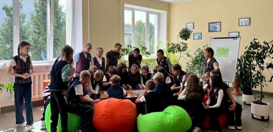 У Калуському науковому ліцеї облаштували інтерактивні зони відпочинку