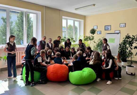 У Калуському науковому ліцеї облаштували інтерактивні зони відпочинку