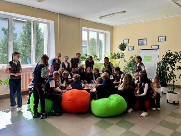 У Калуському науковому ліцеї облаштували інтерактивні зони відпочинку