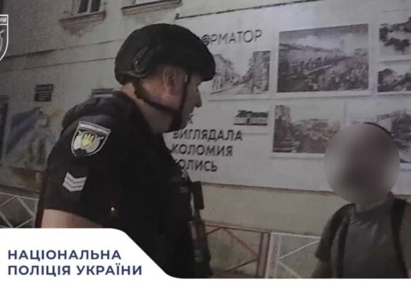 У Коломиї поліцейські охорони затримали порушника