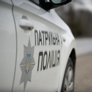 Водія транспортного засобу з, імовірно, підробленими документами виявили патрульні у Івано-Франківську Водія транспортного засобу з, імовірно, підробленими документами виявили патрульні у Івано-Франківську