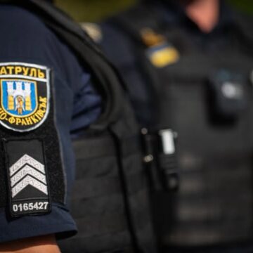 Передала керування водієві без права керування — відповідальність понесли обоє