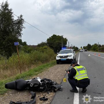 У Брошневі-Осаді сталася аварія за участю мотоцикла та позашляховика (ФОТО)