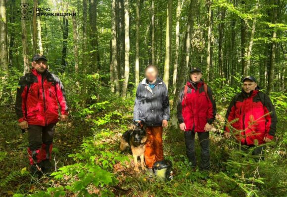 Гірські рятувальники двічі за добу надали допомогу людям (ФОТО)