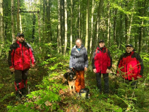 Гірські рятувальники двічі за добу надали допомогу людям (ФОТО) Гірські рятувальники двічі за добу надали допомогу людям (ФОТО)