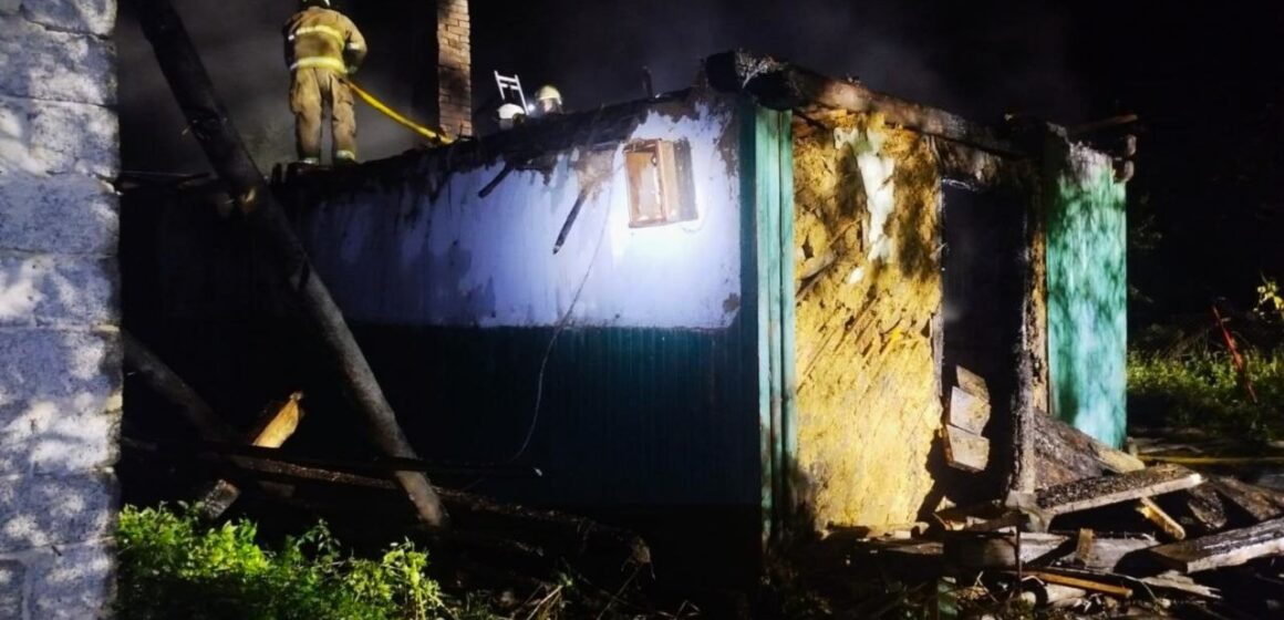 На Калущині внаслідок пожежі житлового будинку загинув чоловік (ФОТО) На Калущині внаслідок пожежі житлового будинку загинув чоловік (ФОТО)