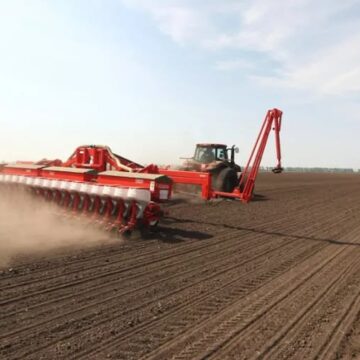 Аграрії Івано-Франківщини розпочали посів озимих культур під урожай 2027 року