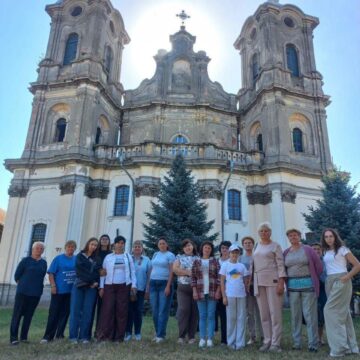 18 рідних наших Захисників із Єзупільської громади побували в одноденній мандрівці Покуттям 18 рідних наших Захисників із Єзупільської громади побували в одноденній мандрівці Покуттям